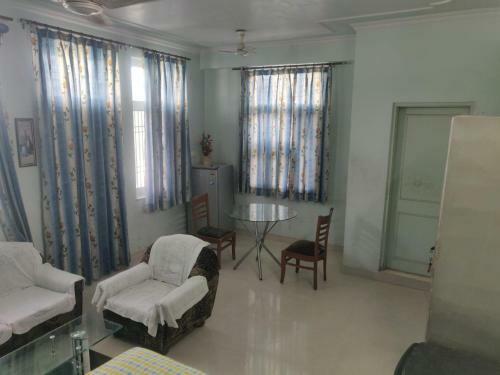 Mayura House