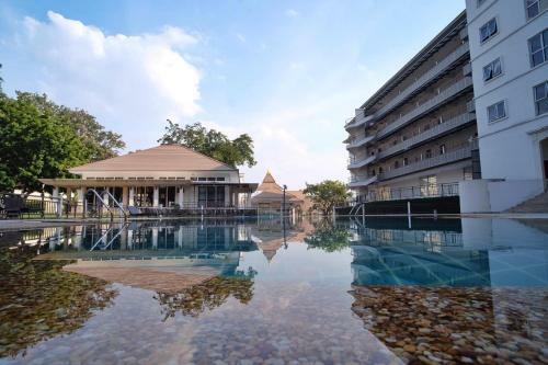Laem Taen Bangsaen Hotel & Resort