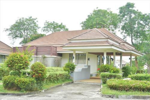 Laem Taen Bangsaen Hotel & Resort