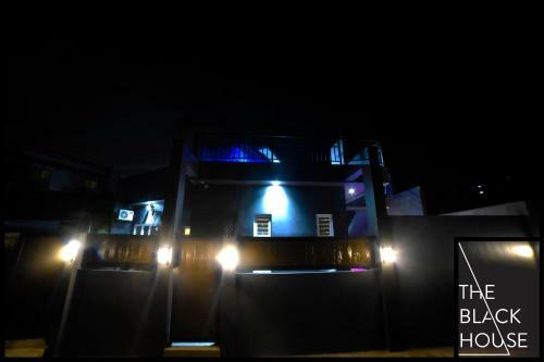 Villa The Black House