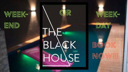 Villa The Black House