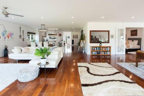 Maidens Rest - Luxury Riverfront Adults Retreat