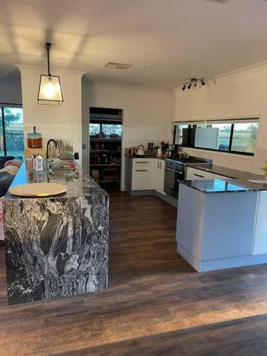 Beautiful Outback 2 Bedroom Home