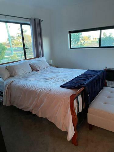 Beautiful Outback 2 Bedroom Home
