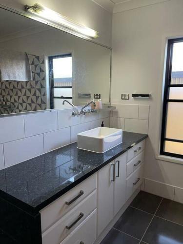 Beautiful Outback 2 Bedroom Home