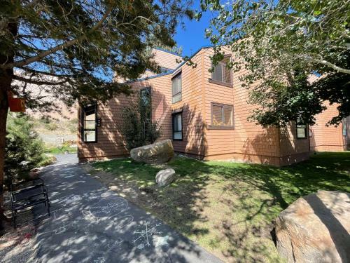 Forest Meadows 8 3 Bedroom Across From Bowling Alley And Great Restaurants