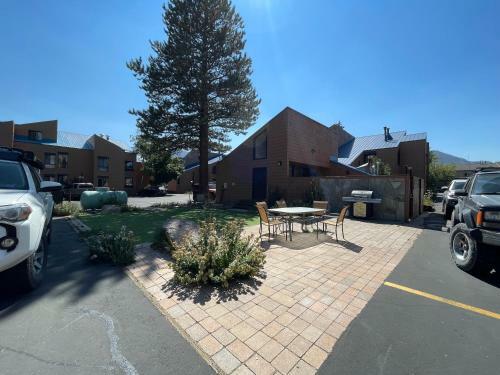 Forest Meadows 8 3 Bedroom Across From Bowling Alley And Great Restaurants