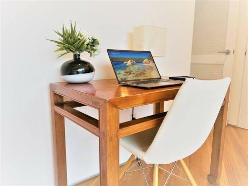 Urban Luxury In Brentwood/beverly Hills