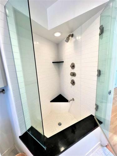 Urban Luxury In Brentwood/beverly Hills