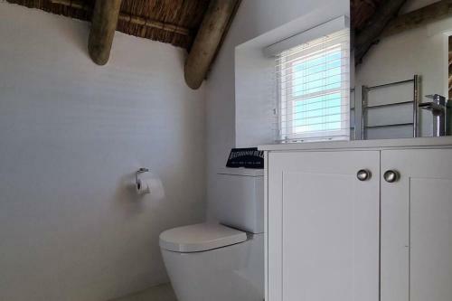 Struisbaai Beach Home With Private Swimming Pool