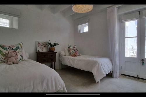 Struisbaai Beach Home With Private Swimming Pool