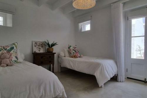 Struisbaai Beach Home With Private Swimming Pool