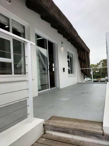 Modern 2 Bedroom Apartment In St Francis Bay