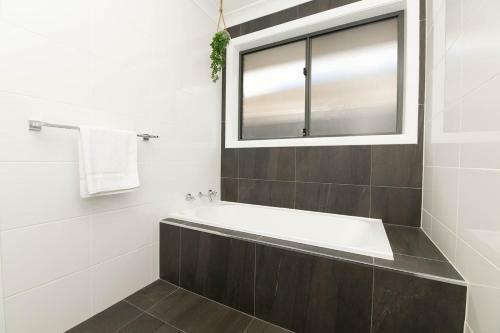 Majestic Villa Pet Friendly Cosy & Homely
