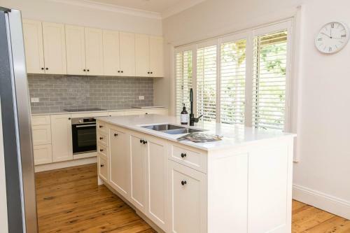 Sweet Summer Spacious Cottage In Cbd Cook Park