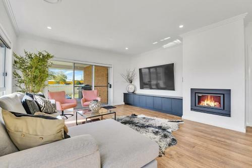 Hideaway On Curran - Modern & Comfy Retreat In Cbd Firepit