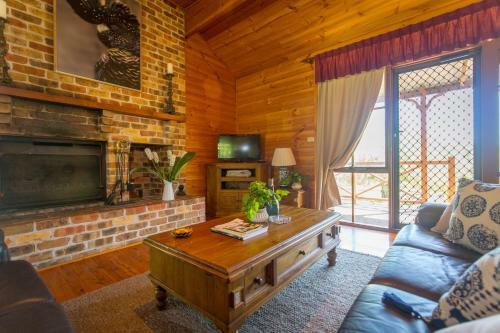 Silky Oak Cottage & Studio