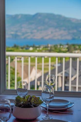 Cheerful 3-bedroom Home In West Kelowna