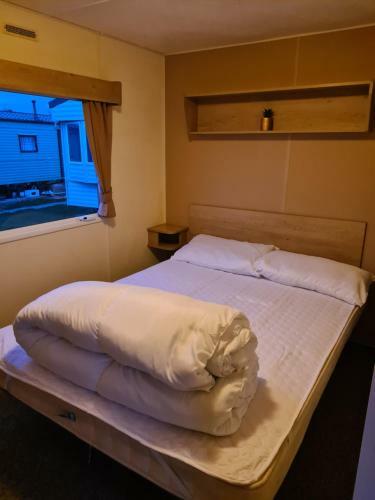 Cosy, Family Caravan Near The Beach
