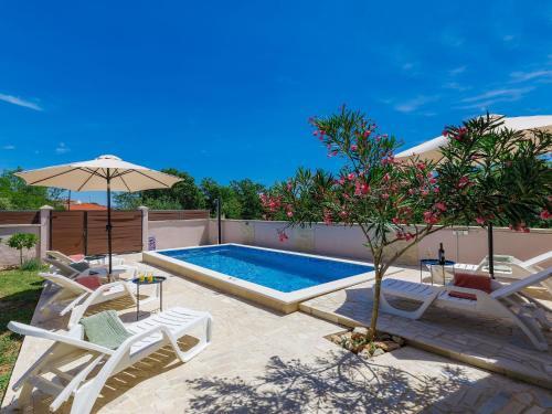 Holiday Home Maslina