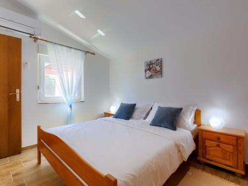 Holiday Home Maslina