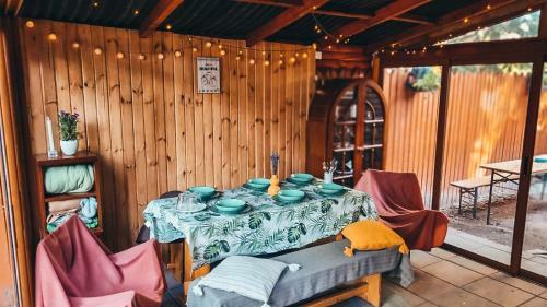 Tiny Wooden Cottage -covasna