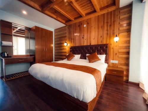 Hotel Vista Resort-centrally Heated & Air Cooled