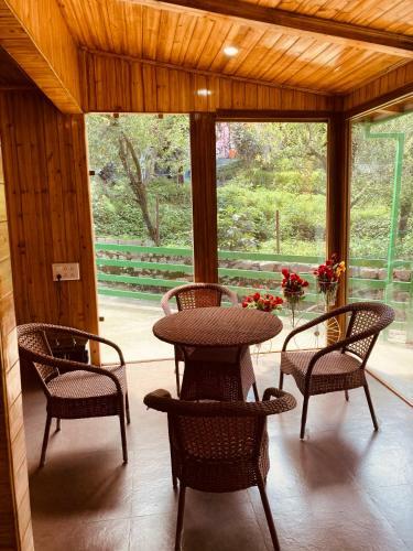Hotel Vista Resort-centrally Heated & Air Cooled