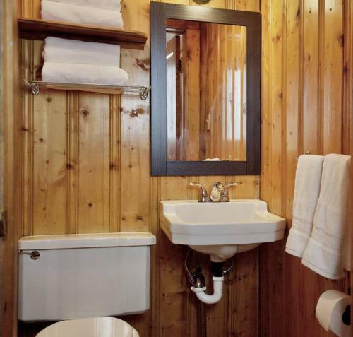 The Blanketflower Cabin With Mountain Views