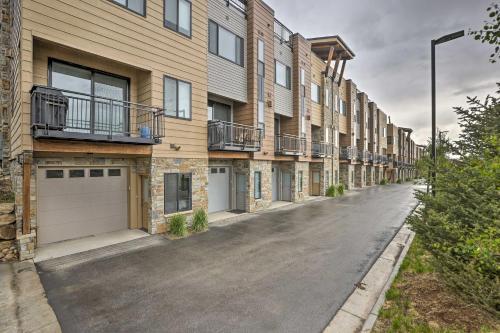 Mod Winter Park Townhome With Rooftop Balcony!