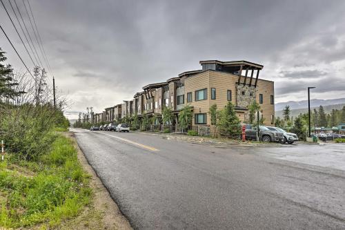 Mod Winter Park Townhome With Rooftop Balcony!