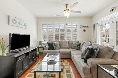 Grande At Canal Pointe -- 37697 Ulster #12