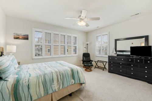 Grande At Canal Pointe -- 37697 Ulster #12