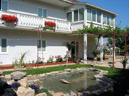 Spacious Apartment In Pag Dalmatia, Crotia