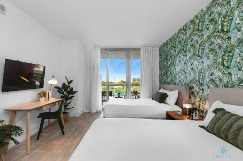 Tropical Apartment W Balcony 2 Br & 2 Bath Resort W Pool