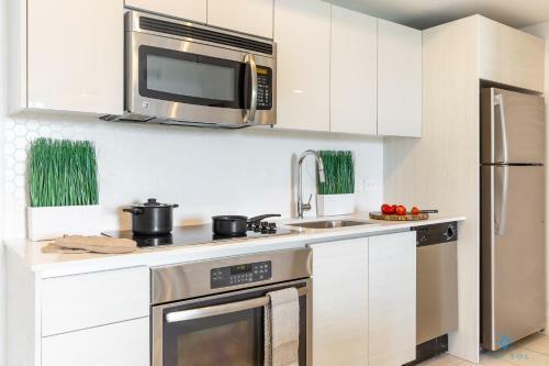 Tropical Apartment W Balcony 2 Br & 2 Bath Resort W Pool