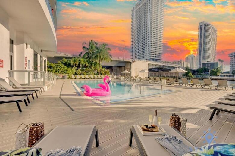 Modern Resort Modern Apartment 2 Br 2 Br Pool