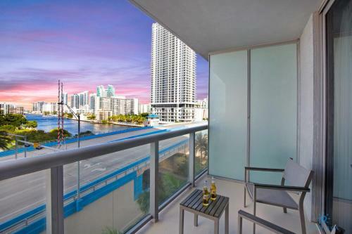 Pool Resor Modern Apartment 2 Br 2 Br Pool