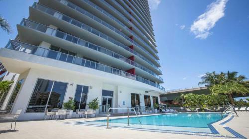 Pool Resor Modern Apartment 2 Br 2 Br Pool