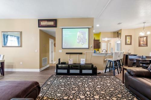 Florida Getaway: 4/3hm ?15ft Swimspa?near Beaches