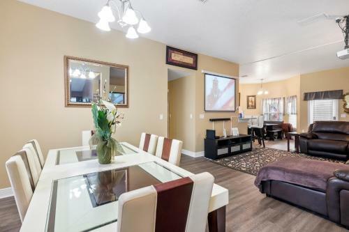 Florida Getaway: 4/3hm ?15ft Swimspa?near Beaches