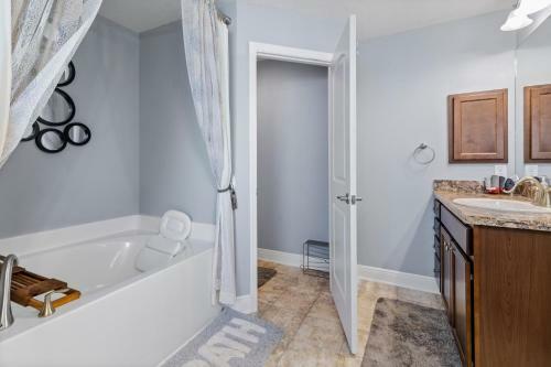 Florida Getaway: 4/3hm ?15ft Swimspa?near Beaches