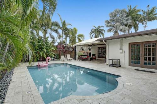 Professionally Decorated Luxury 3br & Private Pool
