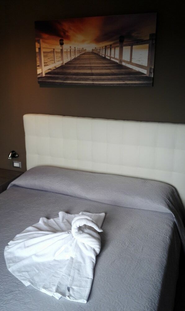 Saman� Bed