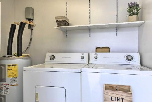 Central Sarasota Home 8 Mi To Siesta Key!