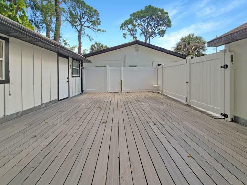 14 Guests Vacation Home With Guest Apartment