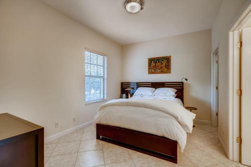 Residence At Rosemary Square