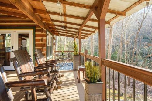 Agape In The Woods Cabin