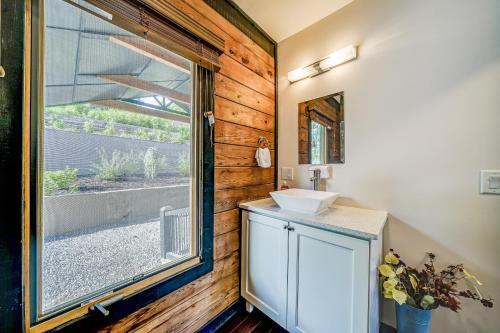 Serene Escape To The Blue Ridge Mountains