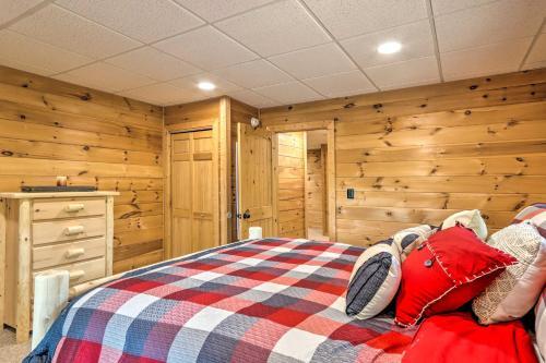 Serene Blue Ridge Cabin About 3 Mi To Downtown!